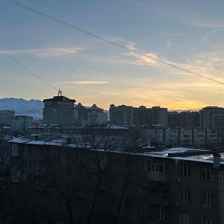 1-Room Apart. 21 On Usenbaeva 52 Near Eurasia Shopping Center Bishkek Bagian luar foto