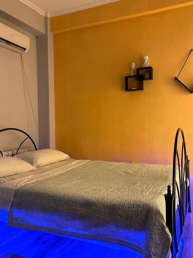 1-Room Apart. 21 On Usenbaeva 52 Near Eurasia Shopping Center Bishkek Bagian luar foto