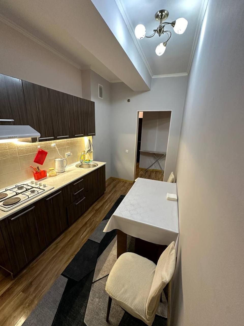 1-Room Apart. 21 On Usenbaeva 52 Near Eurasia Shopping Center Bishkek Bagian luar foto